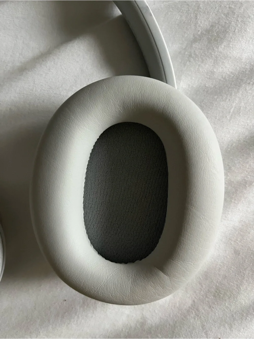 Sony WHCH720N Bluetooth Wireless Noise-Canceling Headphones - White